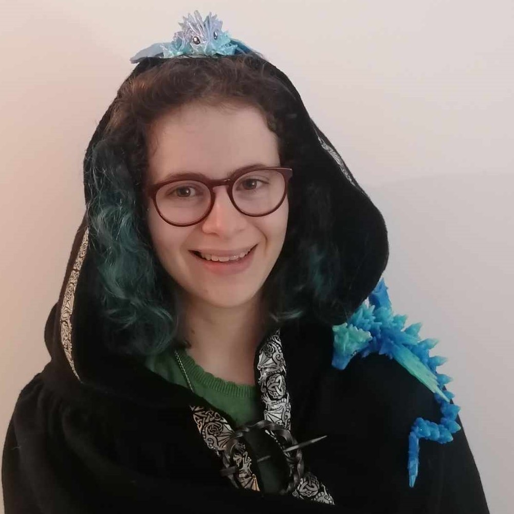 Photo de Eve Mattatia déguisée en dragon